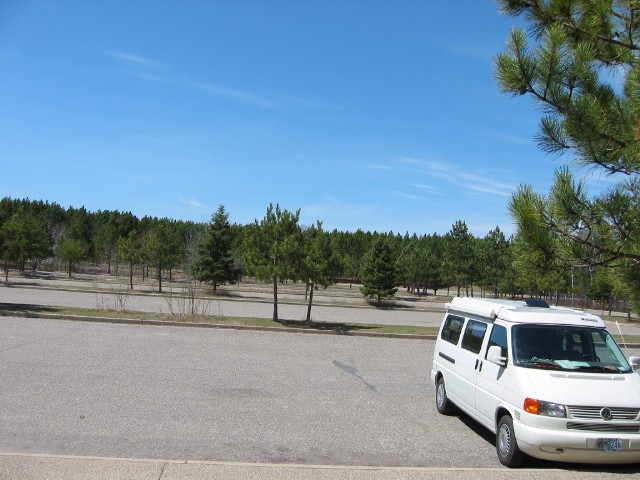 Crowds at the Headwaters of the Mississippi R.