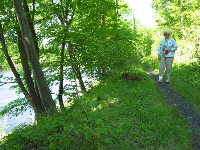 Linda and Lili at Delaware Water Gap